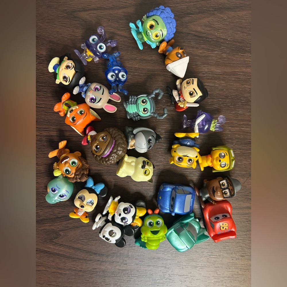 Disney Doorables lot mini figures
